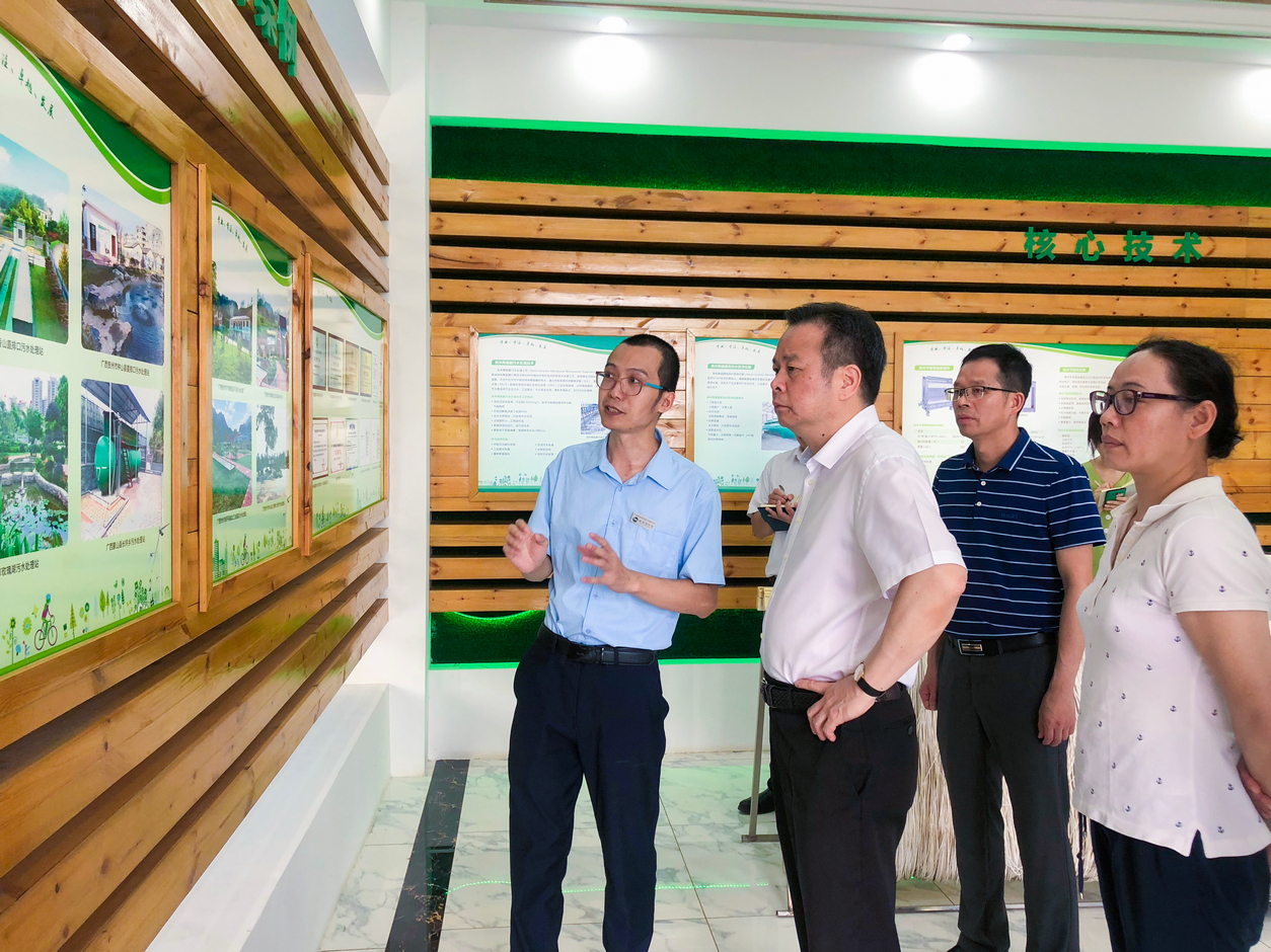 自治区外事办党组书记石东龙率队到公司调研